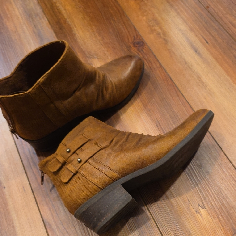 Men's Tan Suede Ankle Boots - Picture 3 of 6